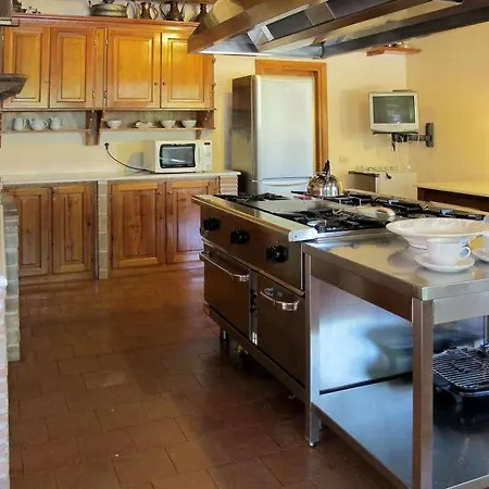 Sleeps 10 Pool Wifi Civitella de'Conti